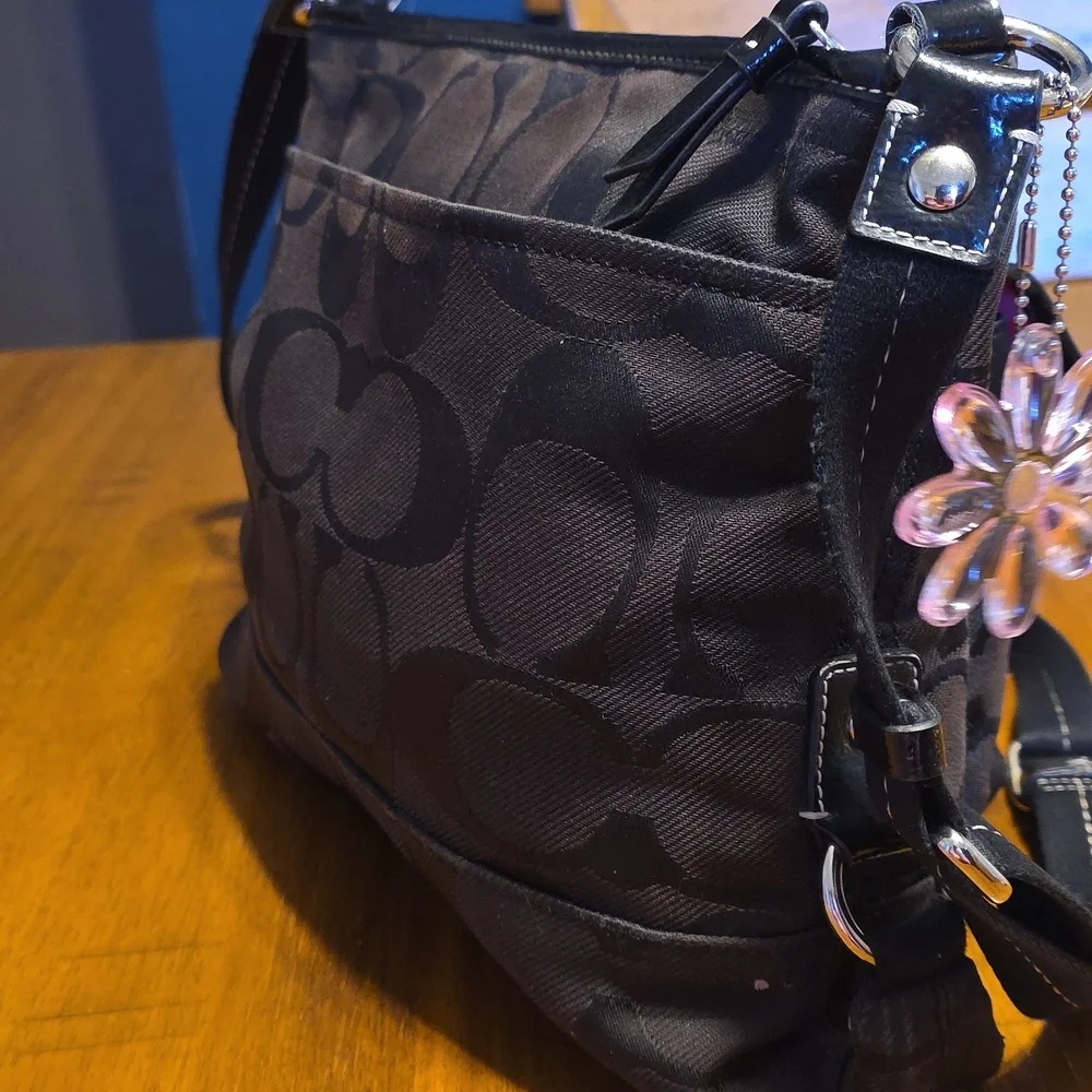 Coach Kyra Signature Jacquard Canvas With Daisy Hang Tag - Picture 16 of 16